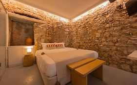 Casa dos Monges by PURUS